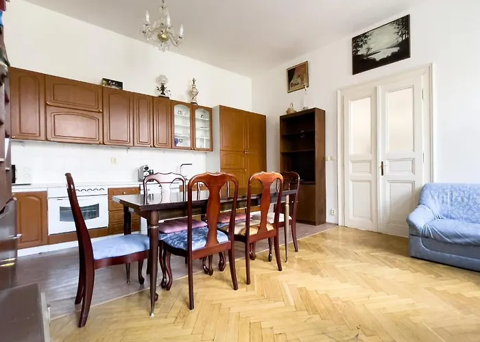 Center Of 369 Apartmán *