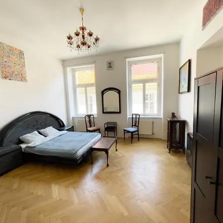 Apartment Center Of 369 Prague