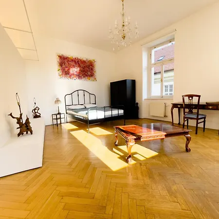 Center Of 369 Apartment